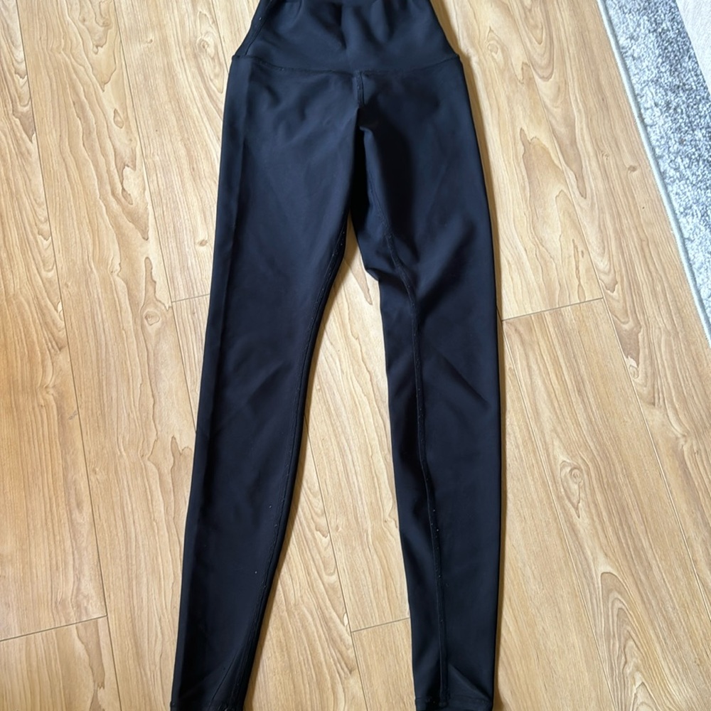 Alo Black Leggings - Picture 2 of 5